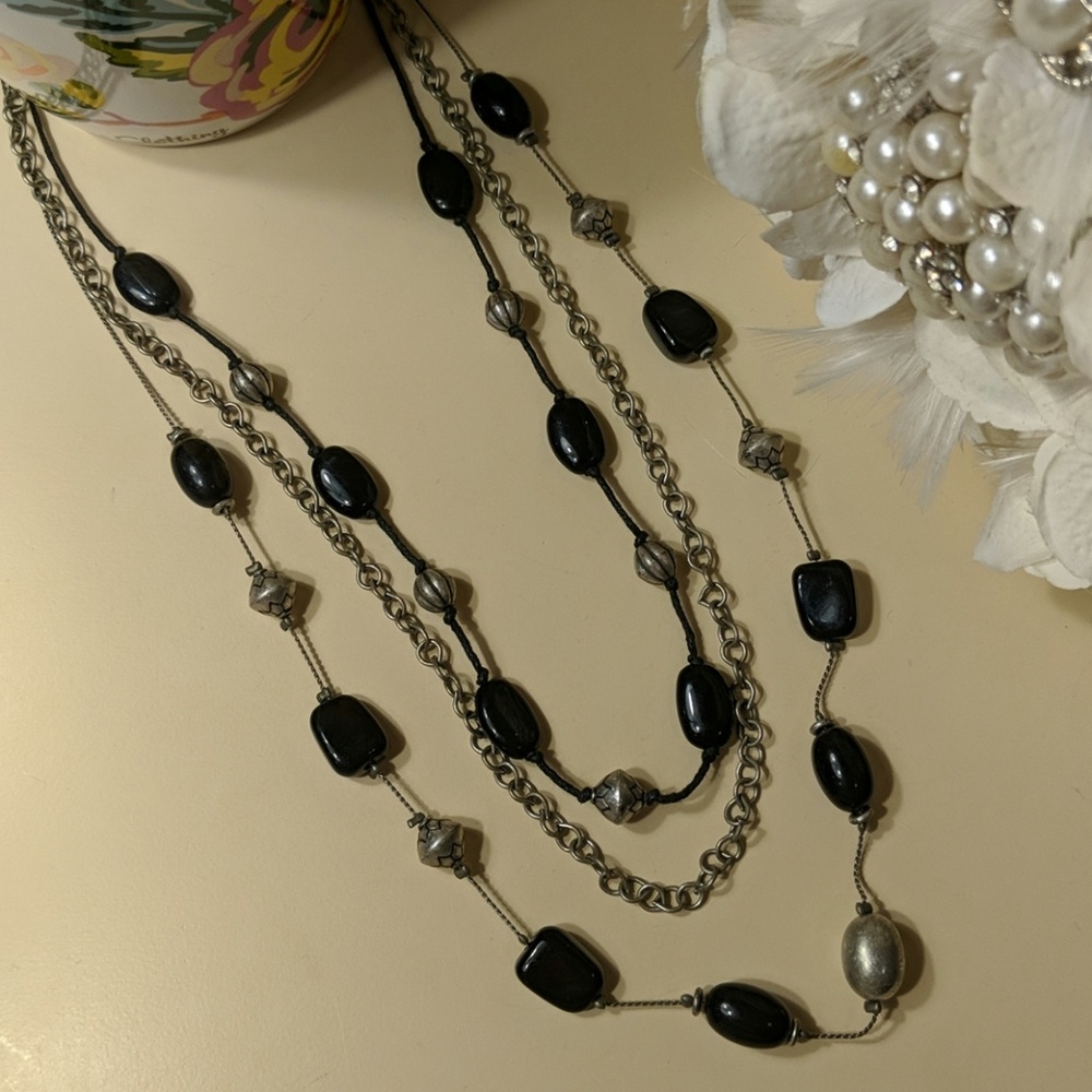 🖤NWOT Layered Black & Silver Beaded Necklace